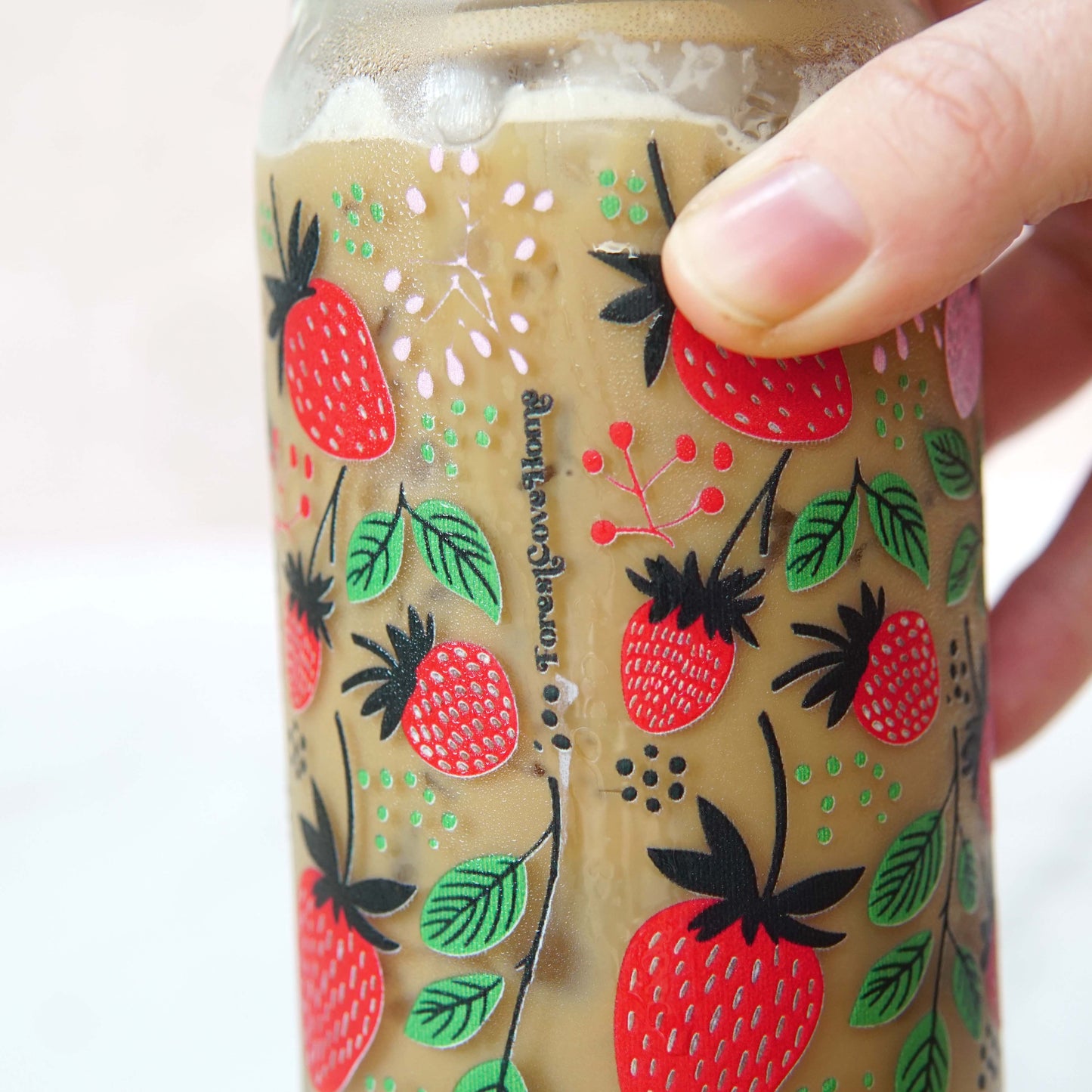 Summer Strawberries Can Glass